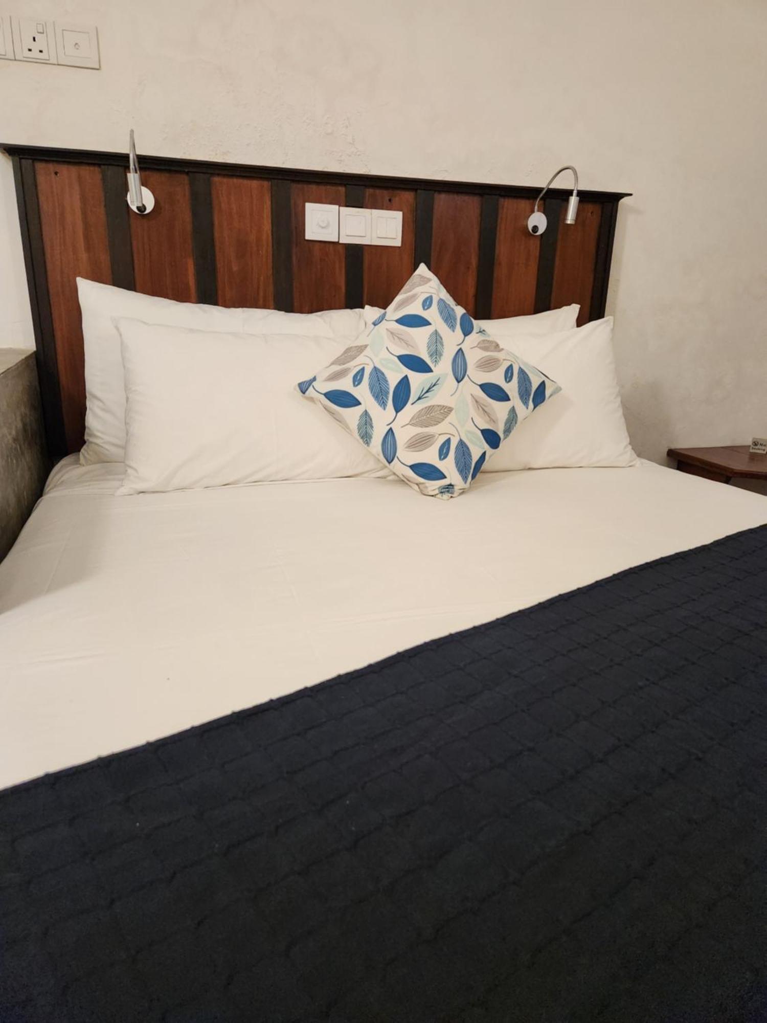 Zee Golf Affordable Luxury Hotel กอลล์ ภายนอก รูปภาพ