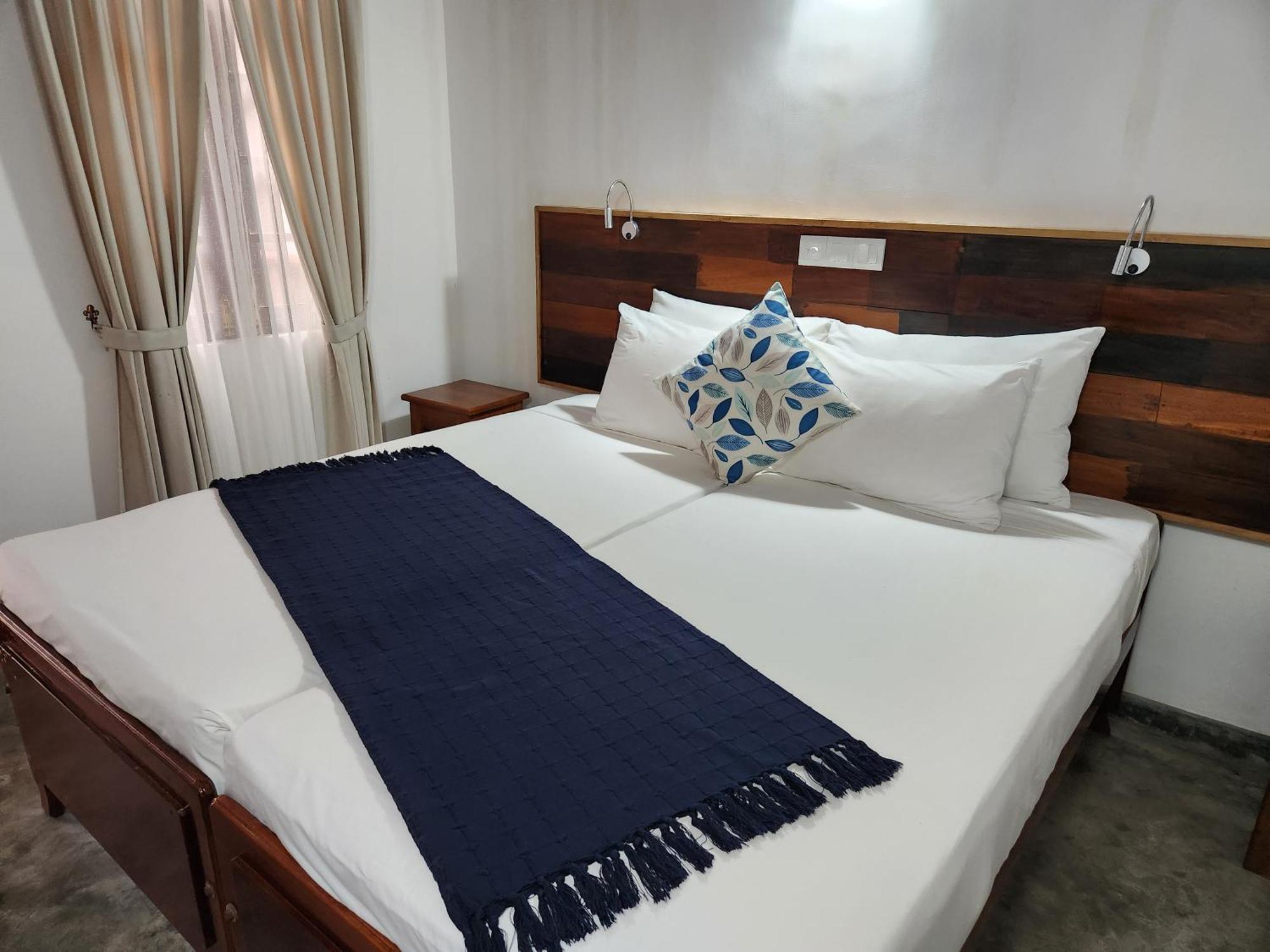 Zee Golf Affordable Luxury Hotel กอลล์ ภายนอก รูปภาพ